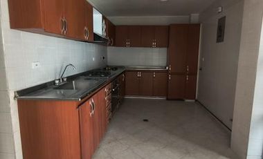 ALQUILO EXCELENTE CASA TRIPLANTA AL SUR DE CALI EN CAMINO REAL.