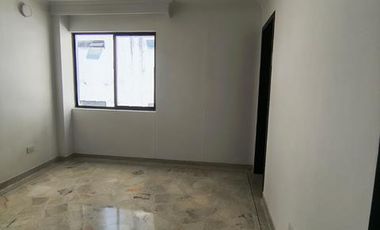 ALQUILO EXCELENTE CASA TRIPLANTA AL SUR DE CALI EN CAMINO REAL.