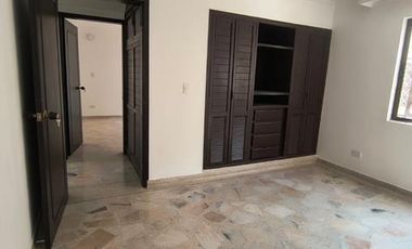 ALQUILO EXCELENTE CASA TRIPLANTA AL SUR DE CALI EN CAMINO REAL.