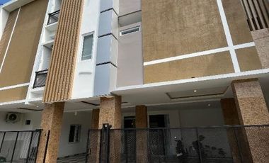 Dijual Cepat! Kos Exclusive 3 Lantai Jalan Kaki Ke UPN, Sudah Full Penghuni