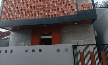 Kos Exclusive Ring 1 UII Terpadu Jakal, Sudah Full Furnished, Tinggal Cuan