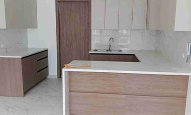 Venta de hermoso departamento en urbanización Riverside. Samborondon km 2.5.