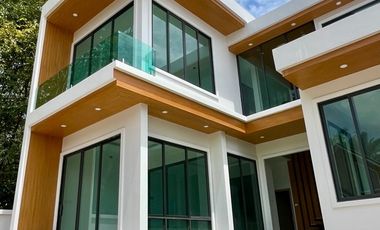 4-Bedroom, 4-Bathroom Pool Villa for Sale in Krabi Town – Peaceful Location with Easy Access