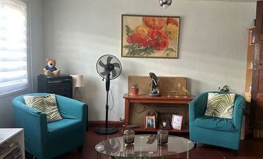 Se vende casa de dos pisos en Cerro Larrain referencia colegio Murialdo, Valparaiso