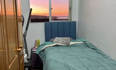 Se vende casa de dos pisos en Cerro Larrain referencia colegio Murialdo, Valparaiso