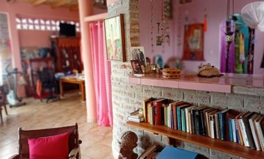 VENTA CASA GRANDE CON DOS SUITES EN BAHÍA DE CARÁQUEZ