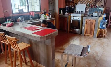 VENTA CASA GRANDE CON DOS SUITES EN BAHÍA DE CARÁQUEZ