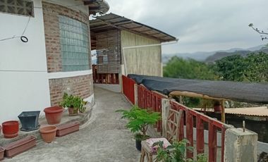 VENTA CASA GRANDE CON DOS SUITES EN BAHÍA DE CARÁQUEZ