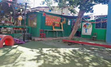 VENDE CASA CON GRAN TERRENO AV. LOS CARRERA