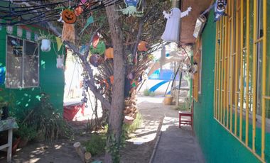 VENDE CASA CON GRAN TERRENO AV. LOS CARRERA