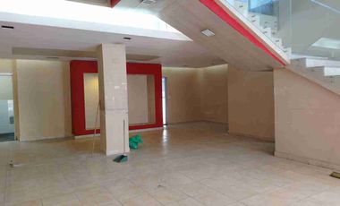 RENTO LOCAL COMERCIAL DE 600m2, DOS PLANTAS EN ZONA COMERCIAL NORTE DE QUITO