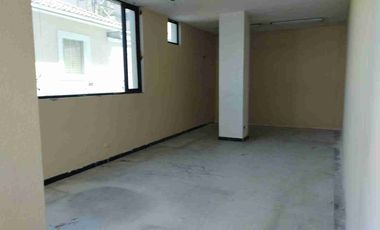RENTO LOCAL COMERCIAL DE 600m2, DOS PLANTAS EN ZONA COMERCIAL NORTE DE QUITO