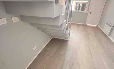 dueño vende casa 2 dormitorios  compuesta en 2 plantas