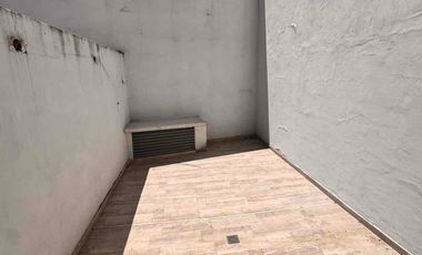 dueño vende casa 2 dormitorios  compuesta en 2 plantas