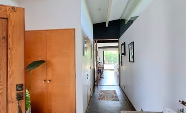 Los Ingleses 357 m2 en 5005 de terreno 5 D 5B Sala Estar y servicios