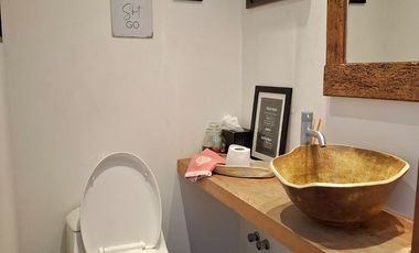 Los Ingleses 357 m2 en 5005 de terreno 5 D 5B Sala Estar y servicios