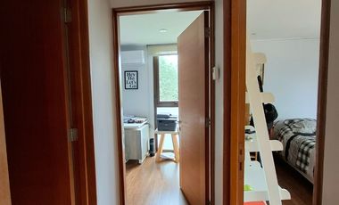 Los Ingleses 357 m2 en 5005 de terreno 5 D 5B Sala Estar y servicios