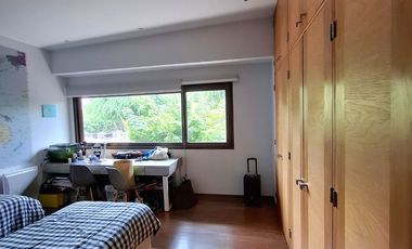 Los Ingleses 357 m2 en 5005 de terreno 5 D 5B Sala Estar y servicios