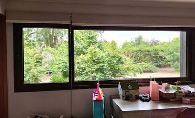 Los Ingleses 357 m2 en 5005 de terreno 5 D 5B Sala Estar y servicios