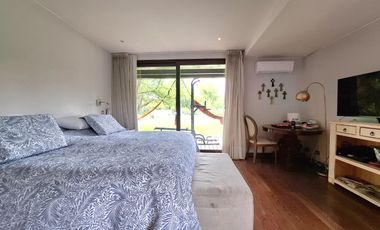 Los Ingleses 357 m2 en 5005 de terreno 5 D 5B Sala Estar y servicios