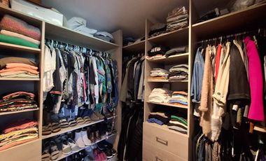 Los Ingleses 357 m2 en 5005 de terreno 5 D 5B Sala Estar y servicios