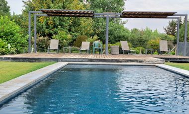 Los Ingleses 357 m2 en 5005 de terreno 5 D 5B Sala Estar y servicios