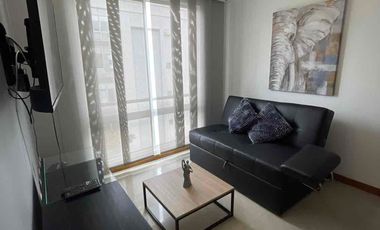 Moderno Apartamento en Pinares: Confort y Seguridad”