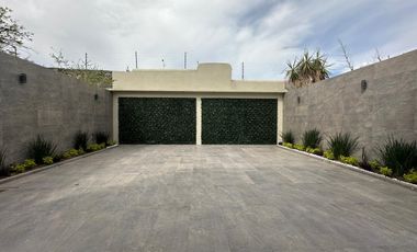 Casa en Venta en Exclusivo Fraccionamiento Privado – Cumbres del Cimatario, Querétaro  Vive con seguridad, confort y excelente ubicación