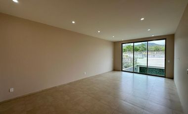 Casa en Venta en Exclusivo Fraccionamiento Privado – Cumbres del Cimatario, Querétaro  Vive con seguridad, confort y excelente ubicación