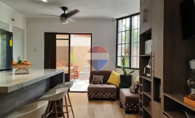 Se Vende casa esquinera con amplias áreas sociales SE VENDE Casa esquinera de 5 dormitorios en la URB. Ceibos Norte. Cerca de ESPOL.