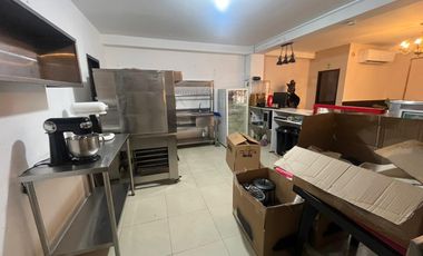 SE ALQUILA LOCAL COMERCIAL ESQUINERO, EN LA AV. REALES TAMARINDOS Y CONSTANTINO MENDOZA EN PORTOVIEJO