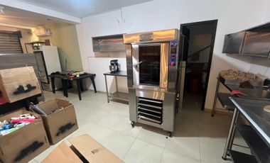 SE ALQUILA LOCAL COMERCIAL ESQUINERO, EN LA AV. REALES TAMARINDOS Y CONSTANTINO MENDOZA EN PORTOVIEJO