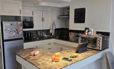 For Sale!! / Rent stunning 79 sqm, 1-bedroom, 1-bathroom unit on the coveted 10th floor of Hillside 4 Condominium. Near Nimmmanhemin road, Chiang Mai.