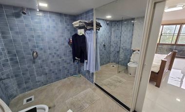 For Sale!! / Rent stunning 79 sqm, 1-bedroom, 1-bathroom unit on the coveted 10th floor of Hillside 4 Condominium. Near Nimmmanhemin road, Chiang Mai.