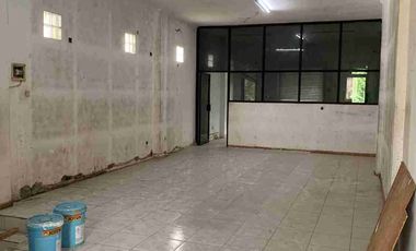 Sewa Ruko 3 lantai Baru Renovasi Dikebon Jeruk Jakarta Barat lokasi strategis