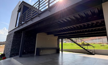 RESIDENCIA EN VENTA SENDEROS DE MONTEVERDE