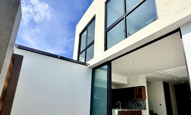 RESIDENCIA EN VENTA SENDEROS DE MONTEVERDE