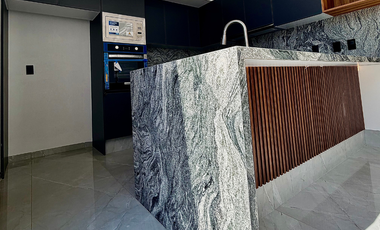 RESIDENCIA EN VENTA SENDEROS DE MONTEVERDE