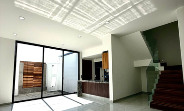 RESIDENCIA EN VENTA SENDEROS DE MONTEVERDE