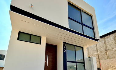 RESIDENCIA EN VENTA SENDEROS DE MONTEVERDE