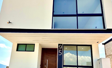 RESIDENCIA EN VENTA SENDEROS DE MONTEVERDE