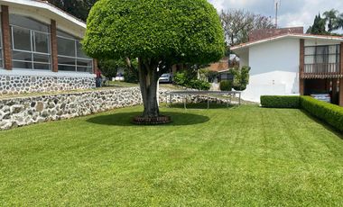 VENDO EN CUERNAVACA CASA EN CONDOMINIO EXCLUSIVO DE SOLO 10 PROPIEDADES, UBICADO EN ZONA FRESCA (NORTE) RANCHO CORTES.