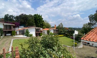 VENDO EN CUERNAVACA CASA EN CONDOMINIO EXCLUSIVO DE SOLO 10 PROPIEDADES, UBICADO EN ZONA FRESCA (NORTE) RANCHO CORTES.