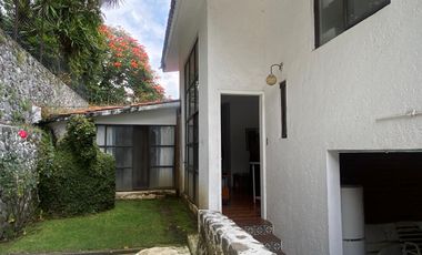 VENDO EN CUERNAVACA CASA EN CONDOMINIO EXCLUSIVO DE SOLO 10 PROPIEDADES, UBICADO EN ZONA FRESCA (NORTE) RANCHO CORTES.