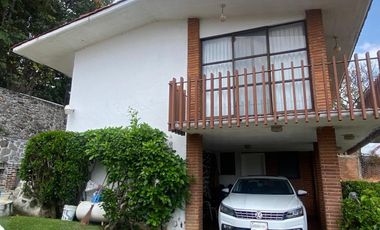 VENDO EN CUERNAVACA CASA EN CONDOMINIO EXCLUSIVO DE SOLO 10 PROPIEDADES, UBICADO EN ZONA FRESCA (NORTE) RANCHO CORTES.