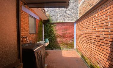 VENDO EN CUERNAVACA CASA EN CONDOMINIO EXCLUSIVO DE SOLO 10 PROPIEDADES, UBICADO EN ZONA FRESCA (NORTE) RANCHO CORTES.