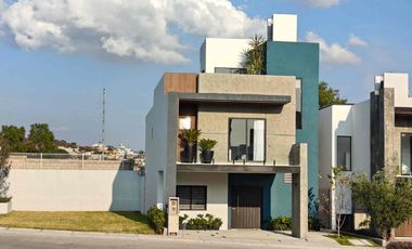 Casa amplia de 4 habitaciones con cisterna en Pachuca
