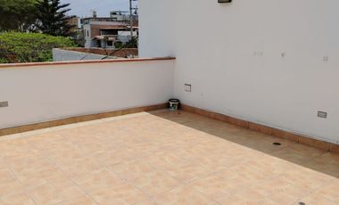 VENTA CASA EN LOS CEDROS DE VILLA CHORRILLOS
