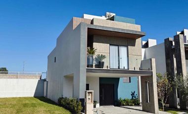 Casa nueva de 4 habitaciones y cisterna en Pachuca