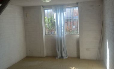 SE ARRIENDA  CASA NUEVO BUIN .